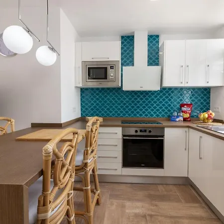 Homeforguest Atico Cecilia Con Vistas Al Mar En Cristianos Апартаменты